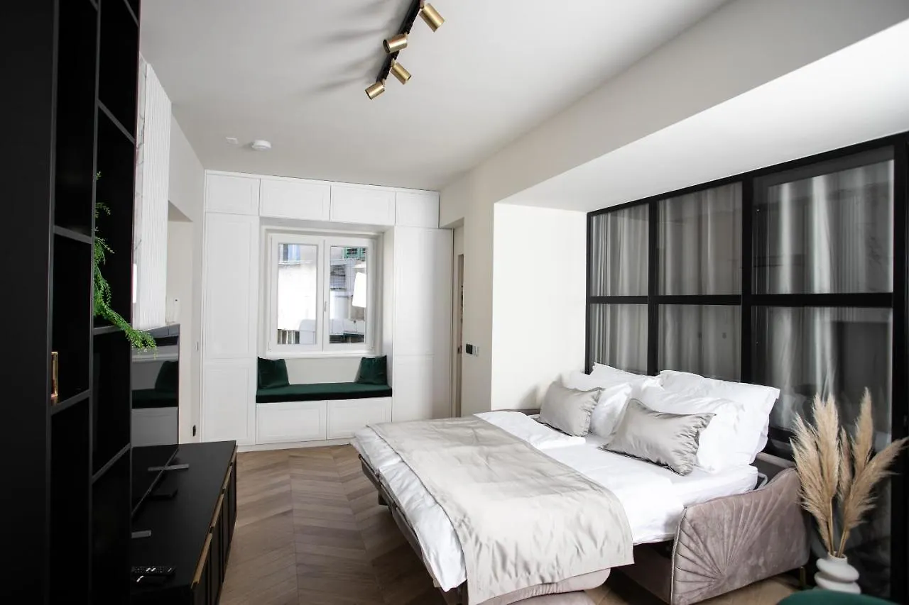 Prestigious Downtown Apartment Split