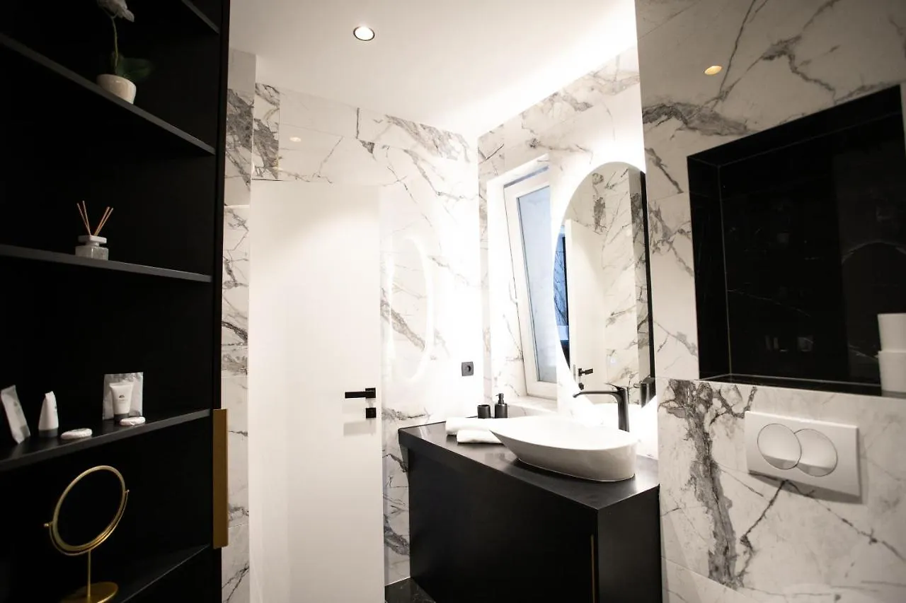 Prestigious Downtown Apartment Split